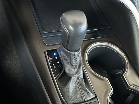Used 2023 Toyota Camry SE FWD image 17