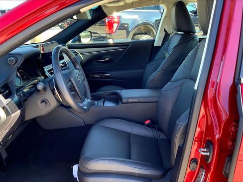 Used 2024 Lexus ES 250 w/ Premium Package image 13