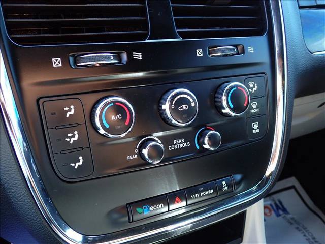 Used 2017 Dodge Grand Caravan SXT w/ Rear Park Assist Package FWD image 20