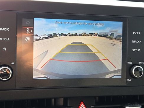 Used 2023 Kia Sportage LX image 19