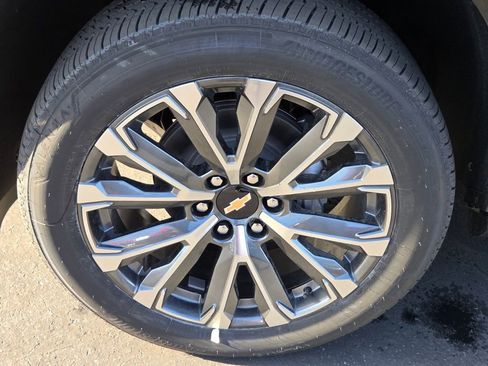 New 2026 Chevrolet Suburban High Country image 5