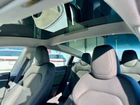 Used 2025 Tesla Model 3 Long Range image 27