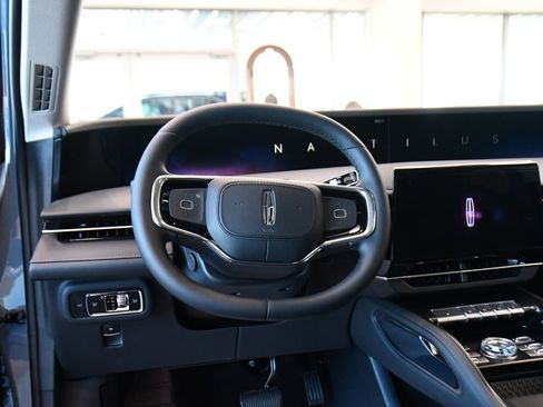 New 2026 Lincoln Nautilus Reserve image 12