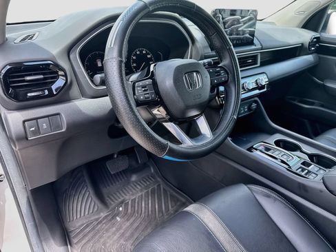 Used 2025 Honda Pilot Touring image 10