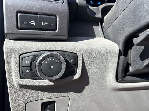 Used 2019 Ford F350 XLT w/ XLT Premium Package image 11