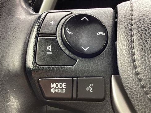 Used 2017 Toyota RAV4 SE image 17