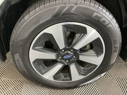 Used 2017 Subaru Forester 2.5i Premium AWD/4WD image 39