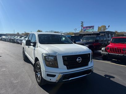 Used 2021 Nissan Titan SV w/ SV Convenience Package