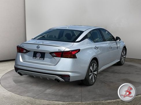 Used 2020 Nissan Altima 2.5 SL FWD image 7