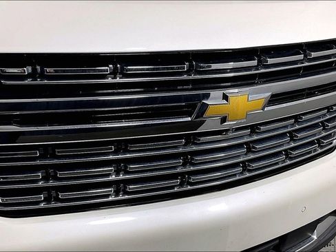Used 2023 Chevrolet Tahoe Premier w/ Premium Package AWD/4WD image 39