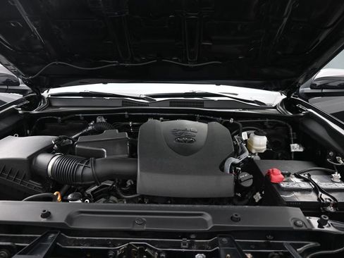 Used 2023 Toyota Tacoma SR5 AWD/4WD image 23