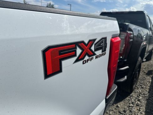 Used 2017 Ford F250 XLT w/ FX4 Off-Road Package AWD/4WD image 11