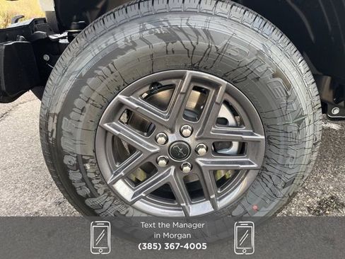 New 2025 Jeep Gladiator Sport image 9