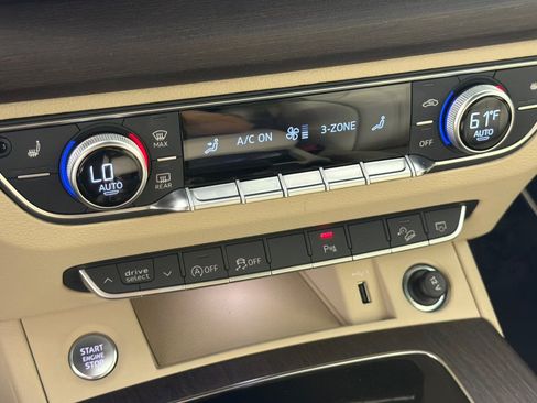 Used 2023 Audi Q5 2.0T Premium w/ Convenience Package AWD/4WD image 19