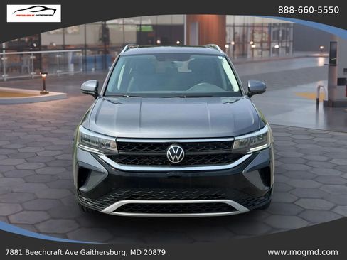 Used 2022 Volkswagen Taos SE FWD image 9