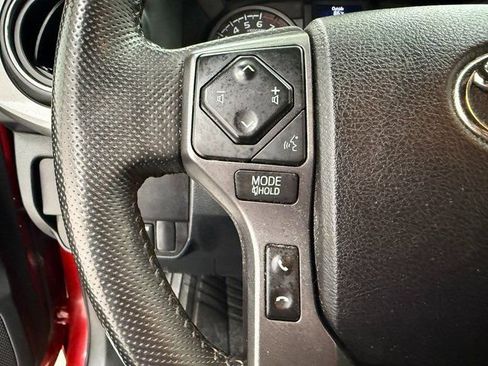 Used 2022 Toyota Tacoma TRD Sport w/ Technology Package AWD/4WD image 11