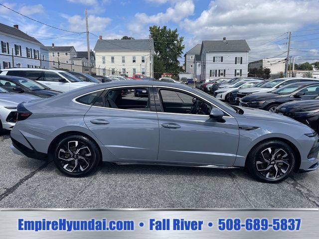 Used 2025 Hyundai Sonata SEL FWD image 3