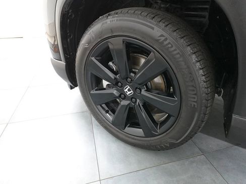 Used 2025 Honda Pilot Black Edition image 31