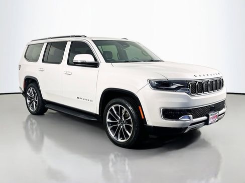 Used 2022 Jeep Wagoneer Series II w/ Premium Group I AWD/4WD image 18