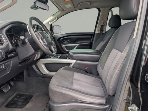 Used 2021 Nissan Titan SV w/ SV Convenience Package RWD image 17
