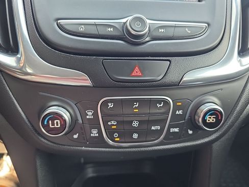 Used 2020 Chevrolet Equinox LT FWD image 26