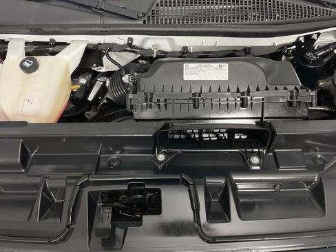 Used 2021 GMC Savana 2500 Extended image 9