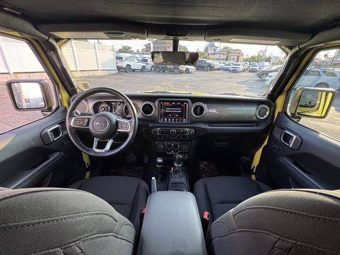 Certified 2022 Jeep Wrangler Unlimited Sahara w/ LED Lighting Group image 24