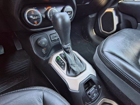 Used 2016 Jeep Renegade Limited AWD/4WD image 15