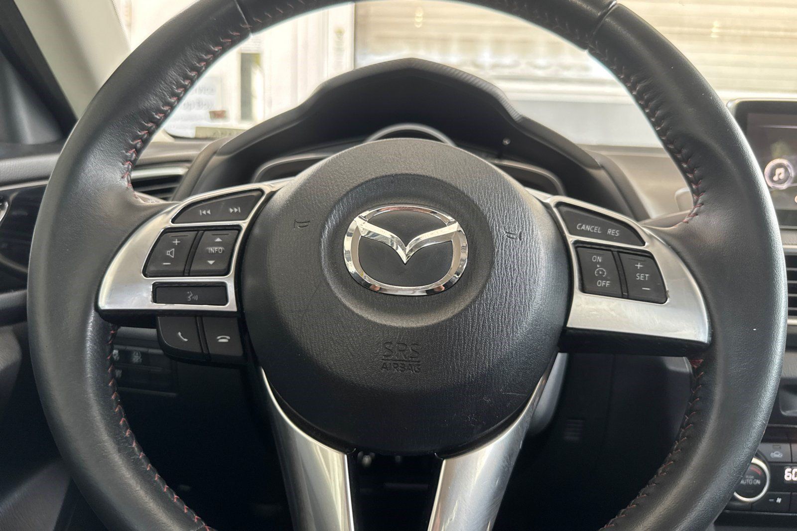 Used 2014 MAZDA MAZDA3 i Touring w/ Technology Package FWD image 28