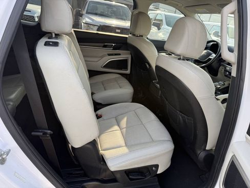 Used 2022 Kia Telluride EX w/ EX Premium Package AWD/4WD image 17