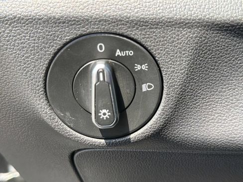 Certified 2023 Volkswagen Jetta SE FWD image 34