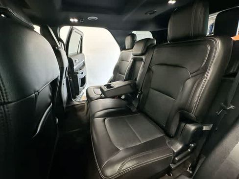 Used 2018 Ford Explorer Limited AWD/4WD image 17