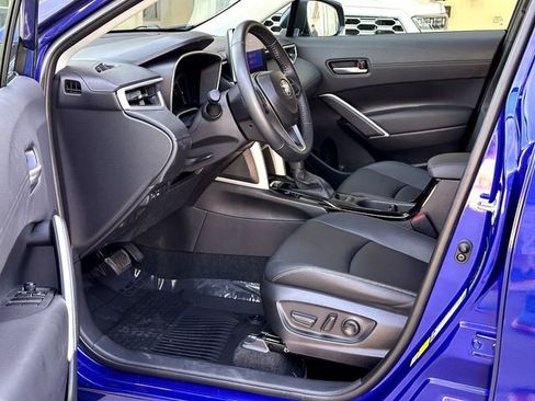 Used 2024 Toyota Corolla Cross XLE image 10