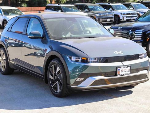 New 2026 Hyundai Ioniq 5 SEL image 3