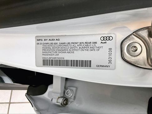 Certified 2024 Audi e-tron GT Premium Plus image 33