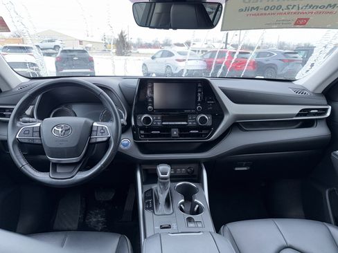 Certified 2022 Toyota Highlander XLE image 14
