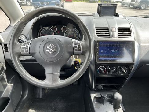 Used 2011 Suzuki SX4 AWD Hatchback image 13