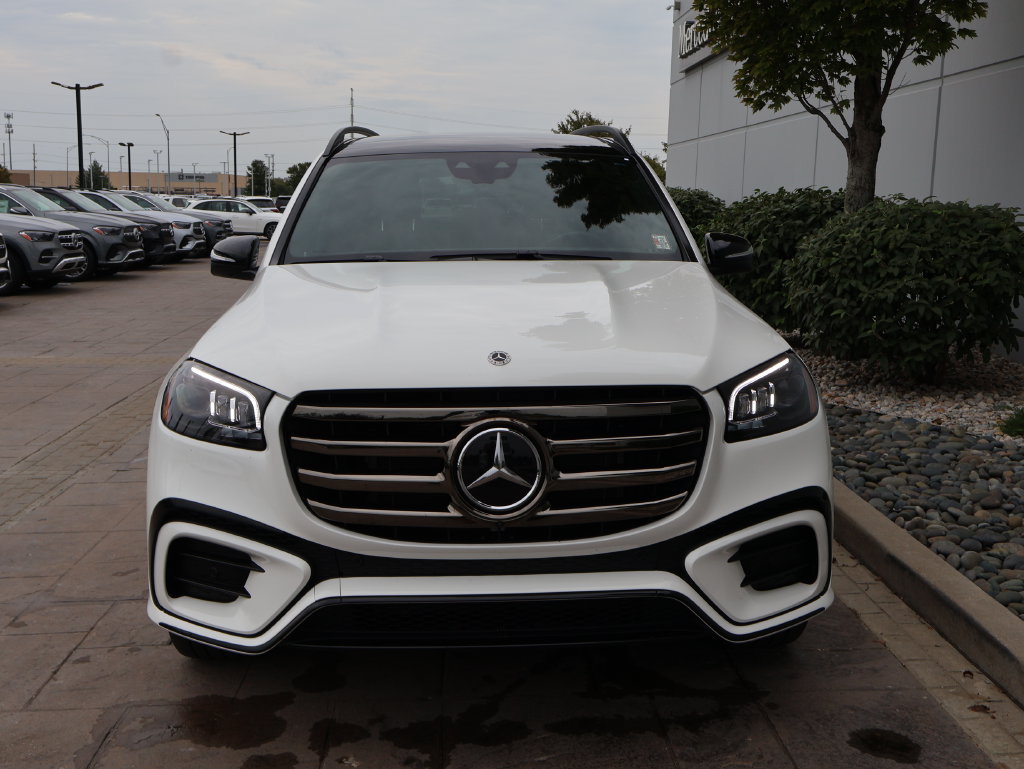 Used 2024 Mercedes-Benz GLS 450 4MATIC image 3