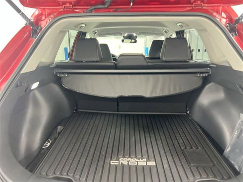 Used 2023 Toyota Corolla Cross XLE image 23