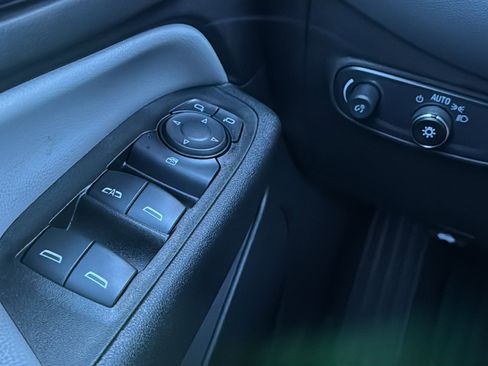 Used 2024 Chevrolet Equinox LS w/ LS Convenience Package image 33