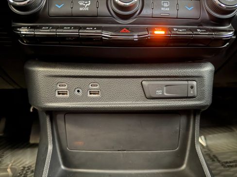 Used 2022 Dodge Durango AWD w/ Skid Plate Group image 22
