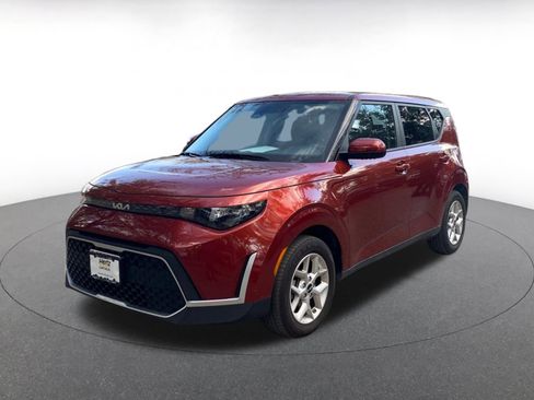 Used 2025 Kia Soul LX w/ LX Technology Package image 3