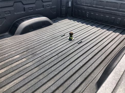 Used 2024 Chevrolet Silverado 2500 LT image 22