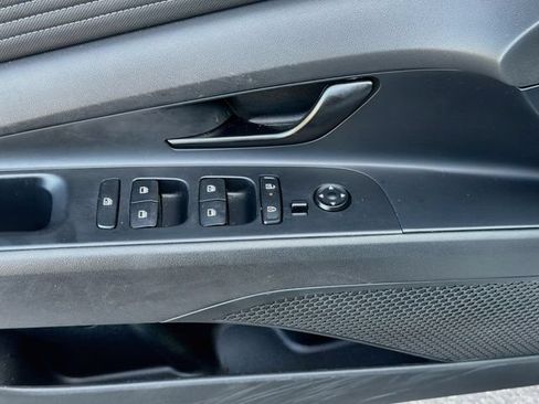 Certified 2025 Hyundai Elantra Sport FWD image 17