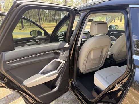 Used 2024 Audi Q3 2.0T Premium image 28