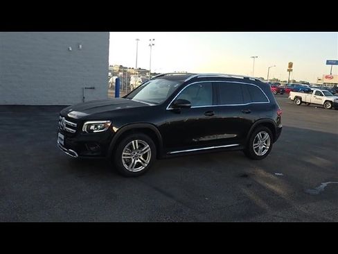Used 2020 Mercedes-Benz GLB 250 4MATIC image 4