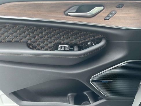 Used 2023 Jeep Grand Cherokee Summit w/ High Altitude Package image 24