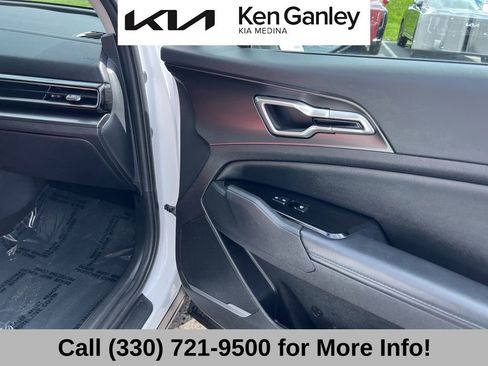 Certified 2024 Kia Sportage EX image 59