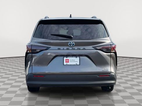 Used 2023 Toyota Sienna XLE image 6