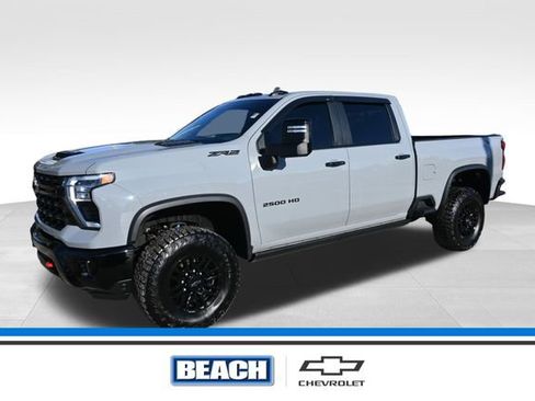 Used 2024 Chevrolet Silverado 2500 ZR2 w/ Technology Package image 1